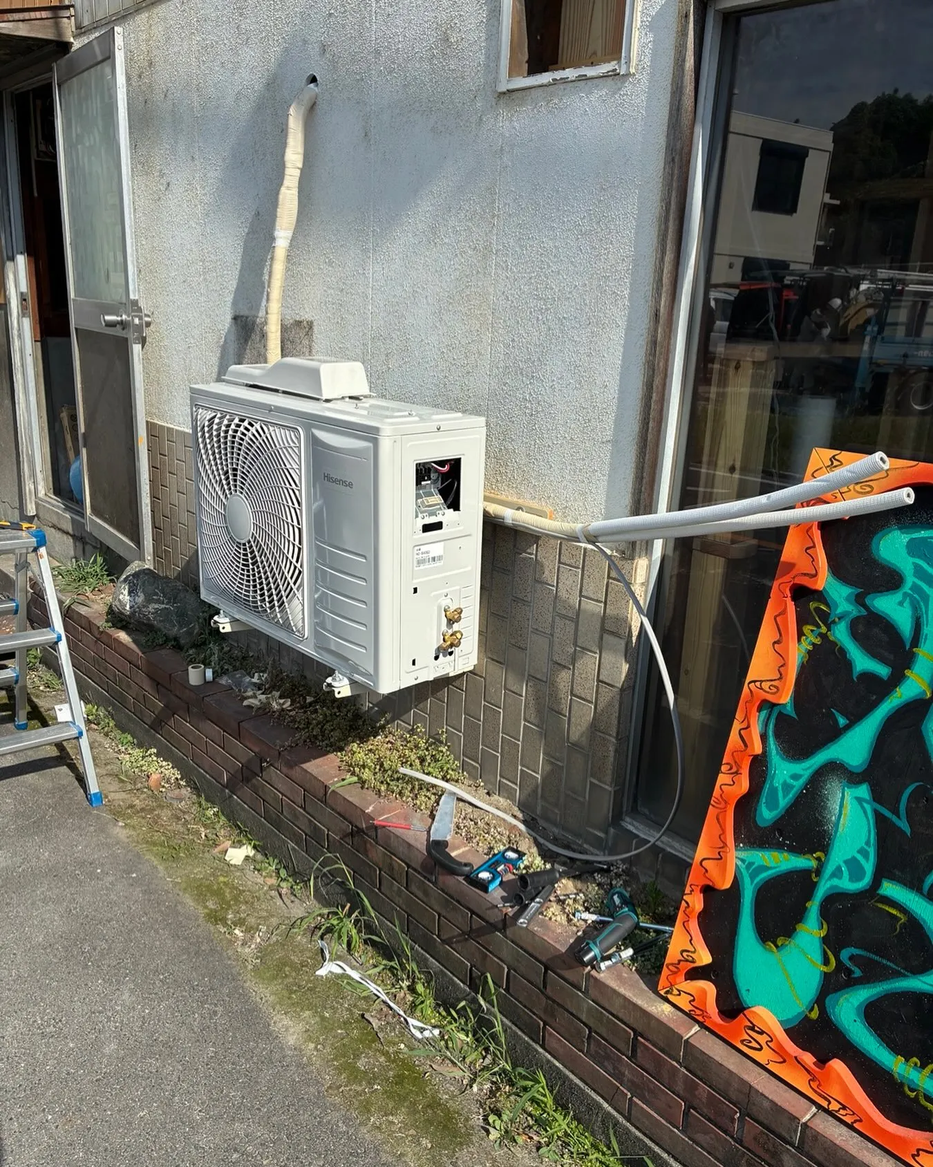 室外機壁面取り付け