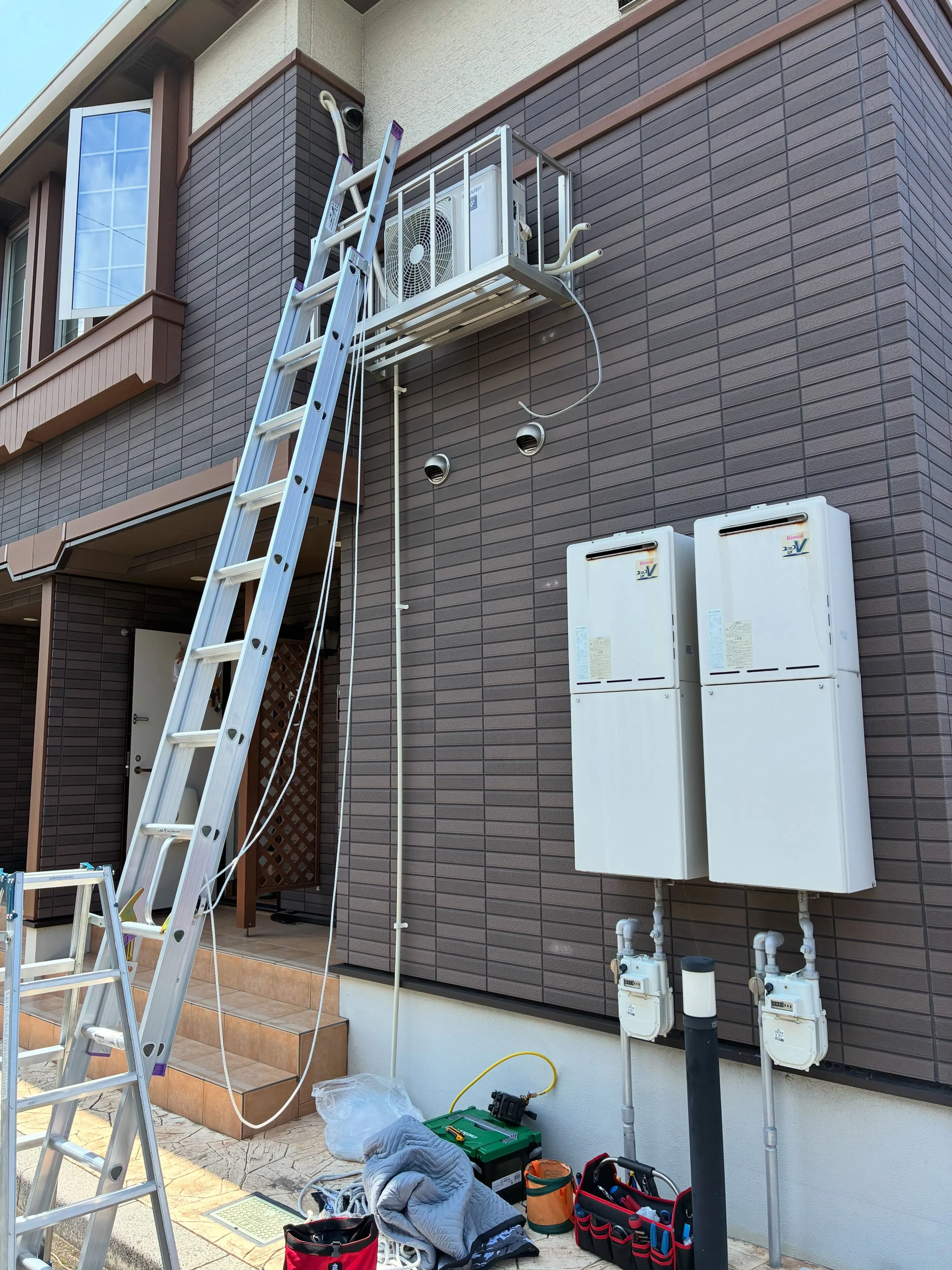 室外機高所取り付け